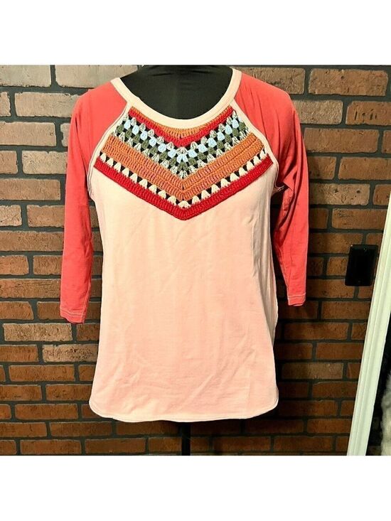 Tru Luxe Jeans Tops - NWOT Tru Luxe Jeans Crochet neck raglan sleeve shirt. Size Med